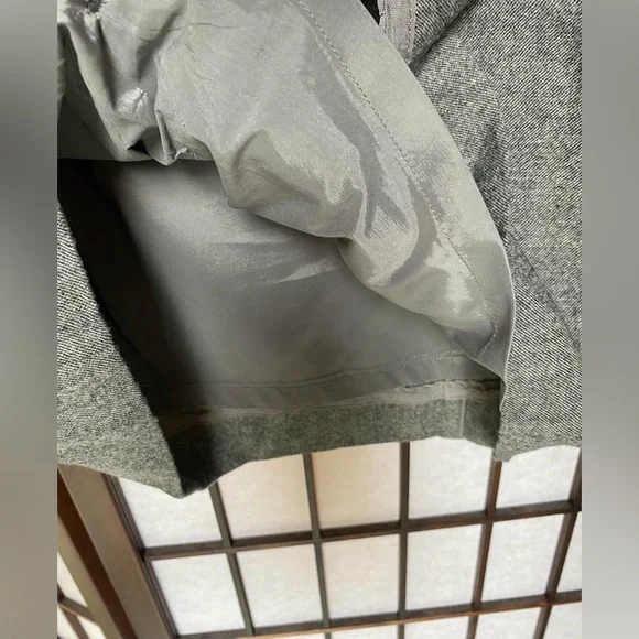 PRICED TO GO🚨 - Banana Republic stretch sleeveless dress - Picture 6 of 9